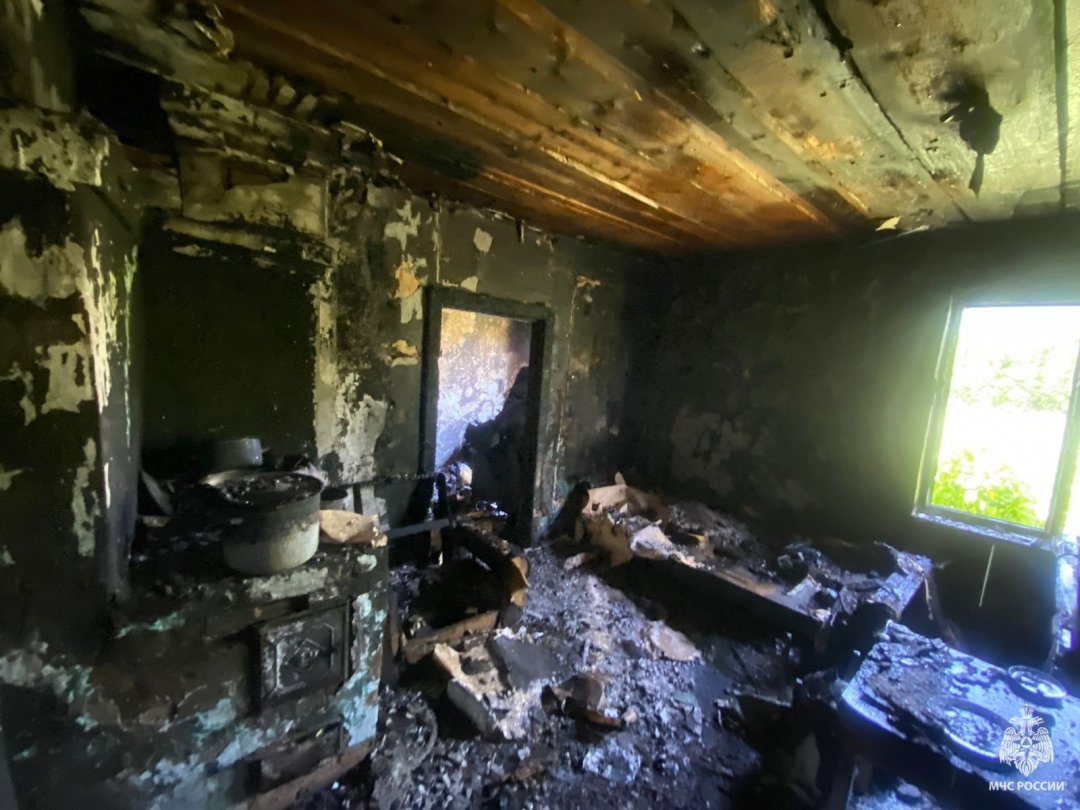 Возможный поджог квартиры расследуют в Облученском районе
